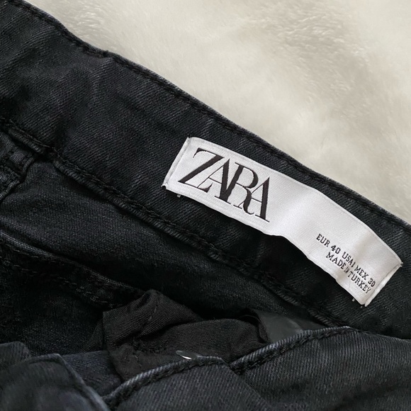 Zara Skinny Black Distressed Hem Jeans - Picture 3 of 4